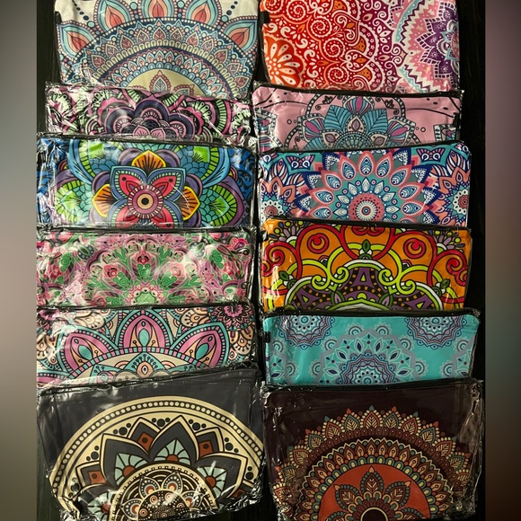 π€π 10/31 Boutiques Host Pick!!! NEW- Mandala-Inspired Makeup Bags ππ€ - Picture 3 of 16